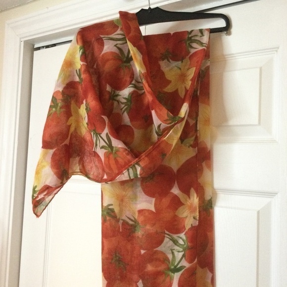 Tomatoe/flowers accessory scarf - Picture 7 of 7